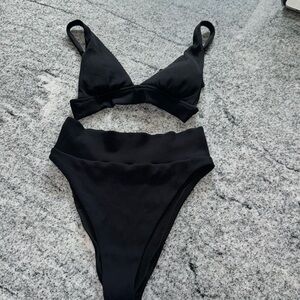 Aerie ribbed bikini set in black size: Small. LIKE NEW.